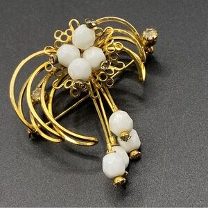 Vintage White Milk Glass Gold Tone Floral Spray Brooch Pin Circa 1960's